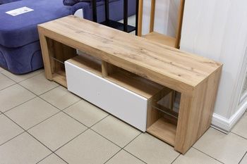 Тумба ТВ Hugo 140 Дуб Вотан / білий глянець LED